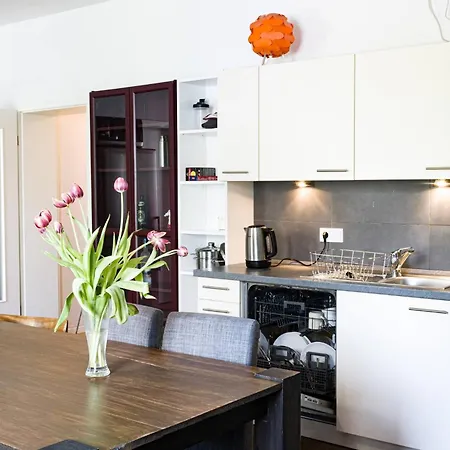Zentrales Zimmer, Naehe Oktoberfest, Bett Und Schlafcouch * מינכן