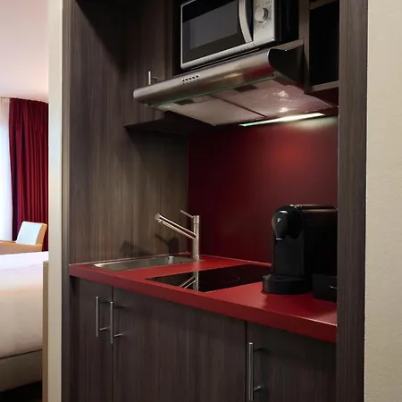 Hotel Leonardo West 4*
