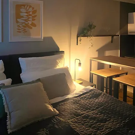 Cozy In Center Apartment