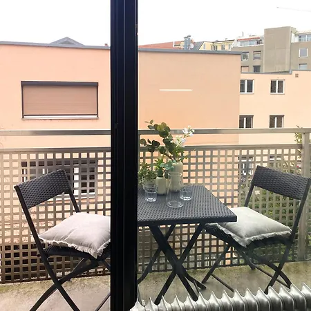 Cozy In Center Apartment *