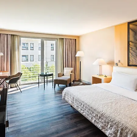Le Meridien Hotel 5*