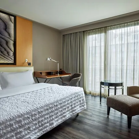 Le Meridien Hotel