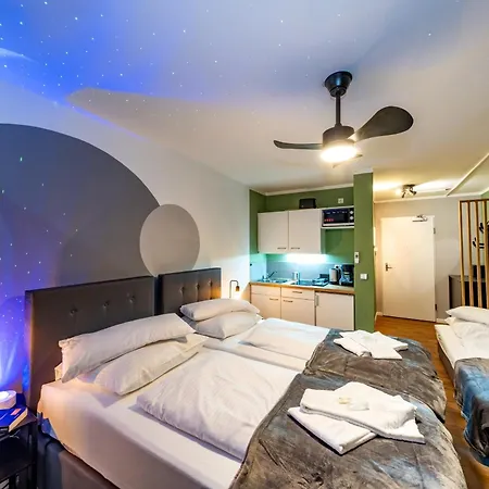 Cozy In Center *