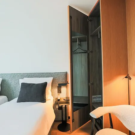 H'otello B'01 Hotel