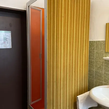 אכסניה Pension&hostel Anna - Monteurzimmer