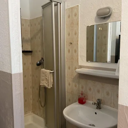 Pension&hostel Anna - Monteurzimmer אכסניה *