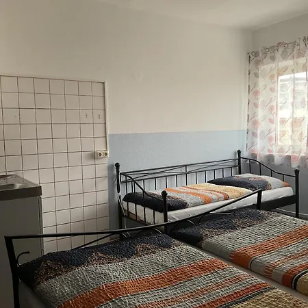 Pension&hostel Anna - Monteurzimmer אכסניה