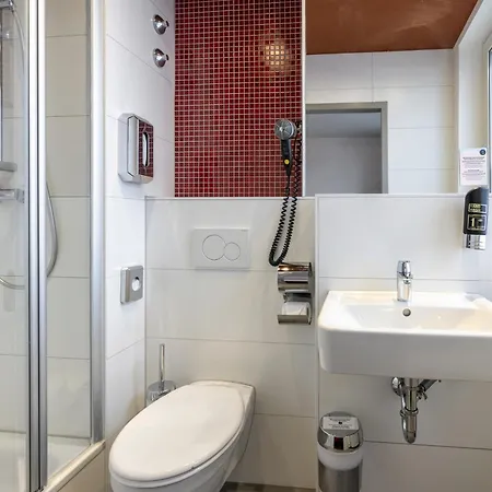 Hotel Meininger Zentrum 3*