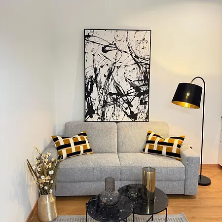 Appartement Stylish Renovated In Location