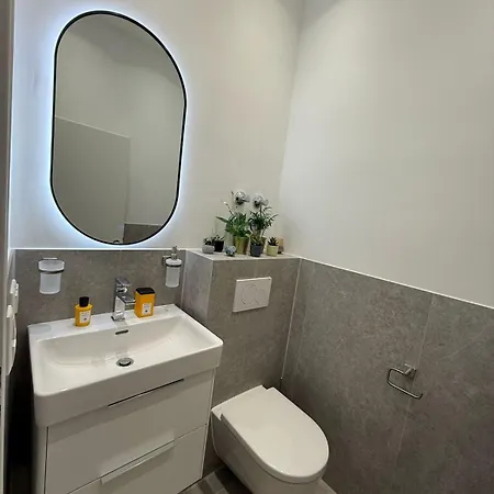 Stylish Renovated In Location