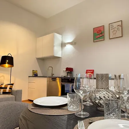 Stylish Renovated In Location