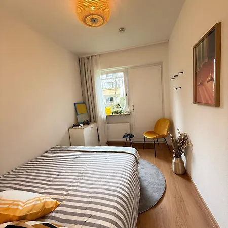 Stylish Renovated In Location *