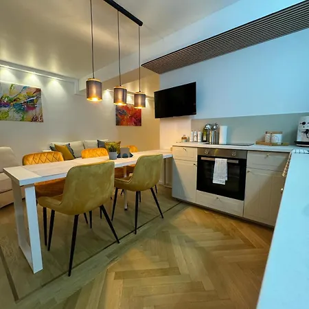 Place Direkt Am Karlsplatz - Stachus 70 Qm Mit 2 Schlafzimmer Mila Apartman München