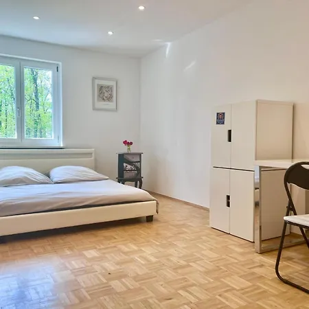 Large House With 4 Bedrooms In A Quiet And Greened Area Near * Munich