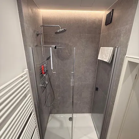 Appartement Stylish Renovated In Location