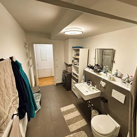 3 Rooms, 9 Min To Centre By Feet