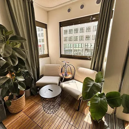 Apartment 3 Rooms, 9 Min To Centre By Feet *