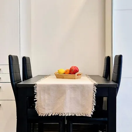 Large Cozy With Balcony And Kitchen At Pasing Apartment Munich