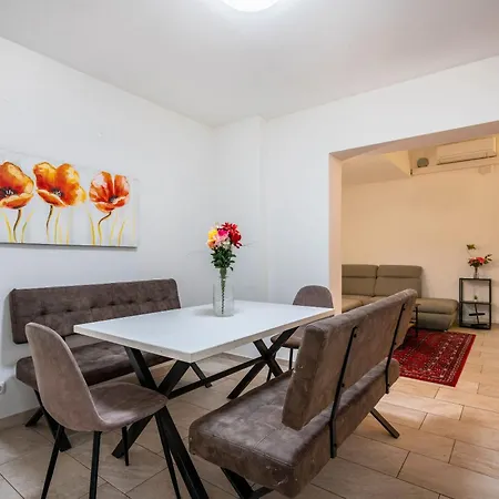 Appart hôtel - Aldars 8 *