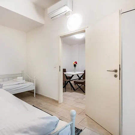 - Aldars 8 Appart hôtel *