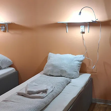 Budget Aubing Apartmenthostel Aub 162 Hostal