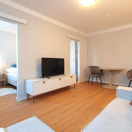 Stylish 5 Min From Station Apartment München