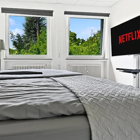 Private Escape Cinema Lounge Sleeps 17