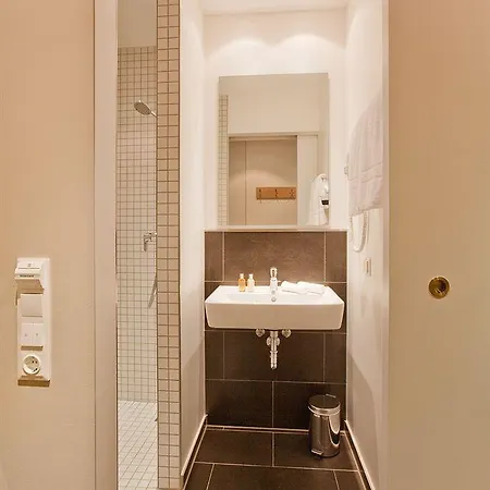 Hotel Muenchen-moosach 3*