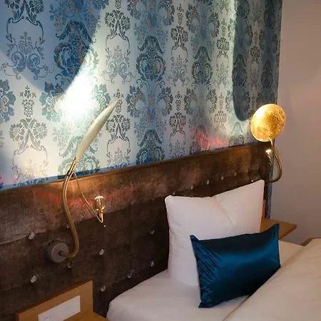 Im Bunker Aparthotel 4*
