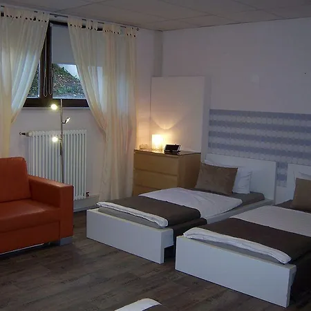 Garden House & East Park-apartments Guest house