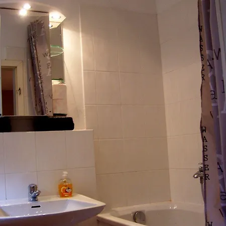 Garden House & East Park-apartments Guest house