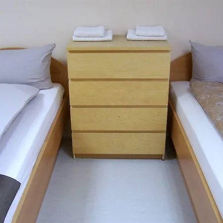 Garden House & East Park-apartments בית הארחה 2*