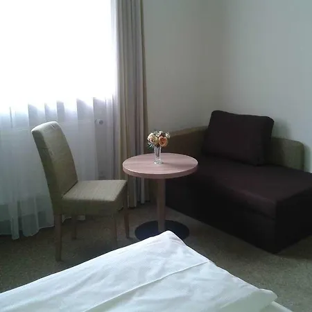 Jedermann 3* München