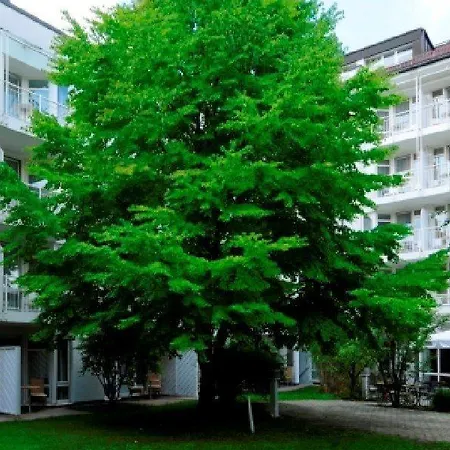 Hotel Leonardo West