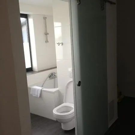 Pensión Basic Living 3*