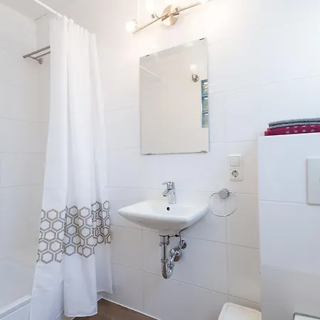 בית הארחה Garden House & East Park-apartments