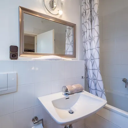 Garden House & East Park-apartments Guest house Grossdorf (Tyrol)
