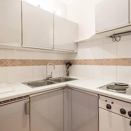 Garden House & East Park-apartments Guest house