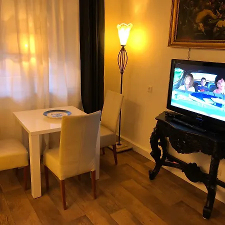 Fur Oktoberfest Apartamento *