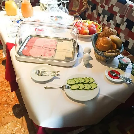 蒙娜丽莎膳食旅馆 慕尼黑