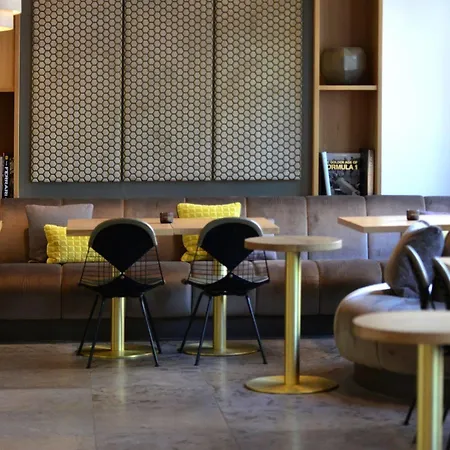 H'otello B'01 Hotel 4*