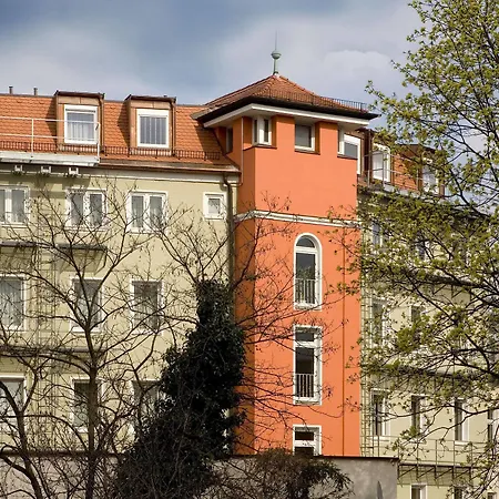 Mueller Hotel 3*