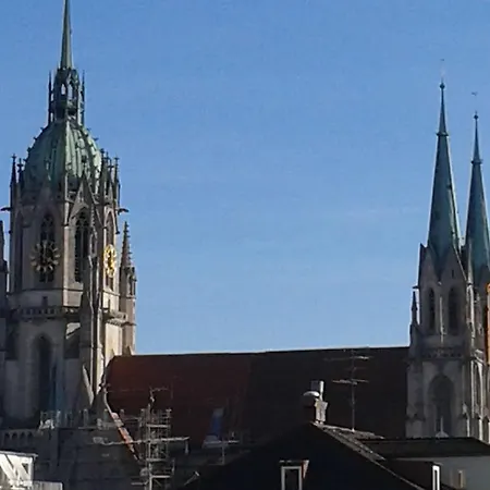 Jedermann Hotel 3*