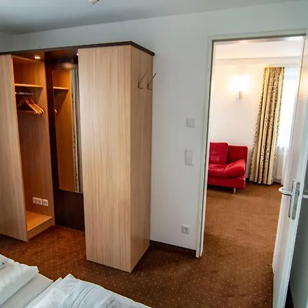 Ausbildungshotel St. Theresia ホテル 2*