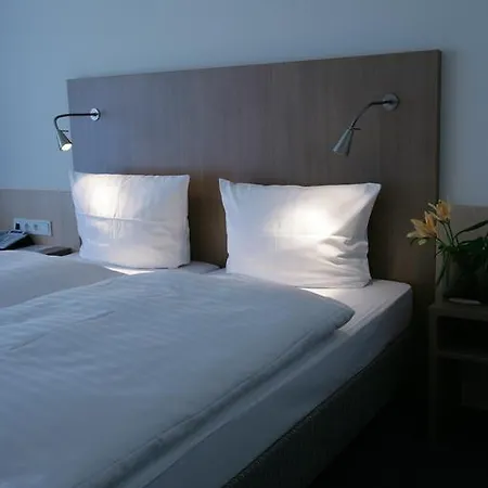 Hotel Senator