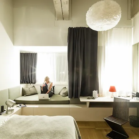 The Flushing Meadows Otel