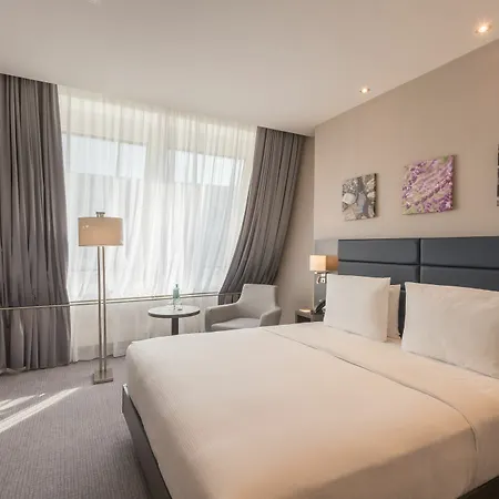Hilton Garden West Hotel 4*