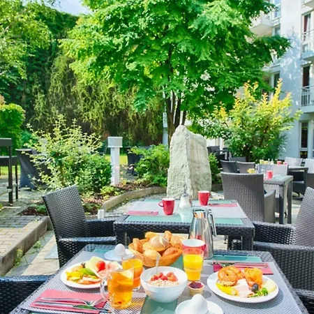 Hotel Leonardo West 4*