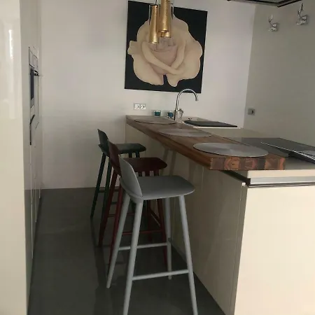 Апартаменты Luxurious 2 Bedroom Old