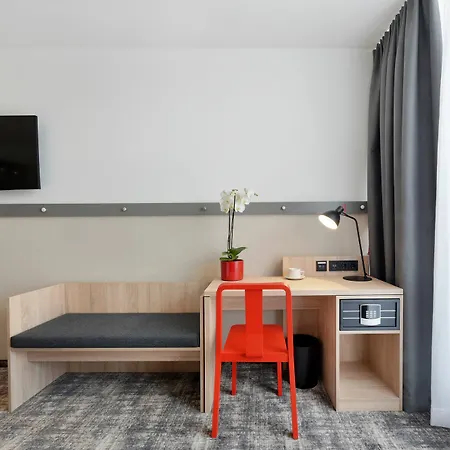 Wyndham Garden Messe Hotel 4*